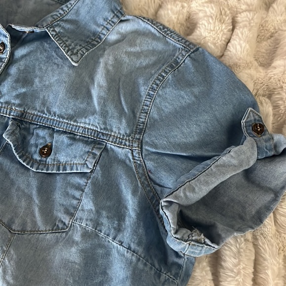 Short sleeve button down jean shirt M lightweight distressed blue fitted retro - Picture 2 of 5